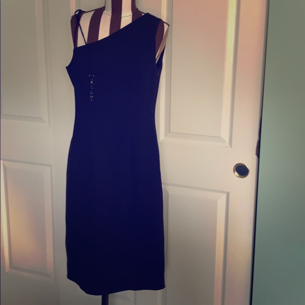 Black dress / one shoulder
